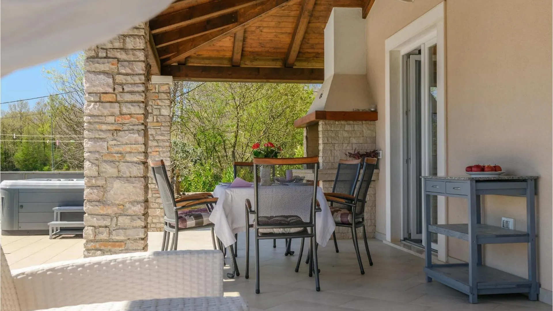 2 Bedroom Amazing Home In Barban Holiday home